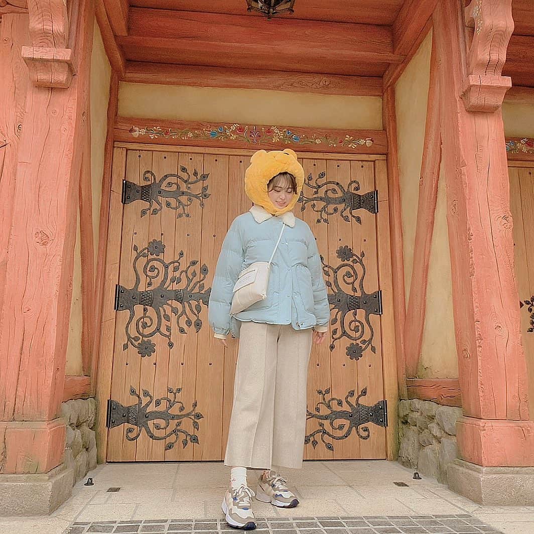 前田亜美のインスタグラム：「. . プーさん…🍯.. . . #ディズニーランド #ディズニー #ディズニーコーデ #Disney  #くまのプーさん  #ちょっと前のやつ」