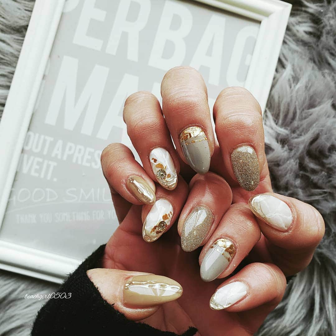 𝑵𝒐𝒓𝒊のインスタグラム：「. . . . 𝑵𝒆𝒘 𝒏𝒂𝒊𝒍𝒔.....💅✨ . . . . #nails #nailstagram #jelnail #naildesign #instanails #fashion #nailsofinstagram #winternails #nailart #ネイル #ジェルネイル #大人ネイル #ネイルデザイン #冬ネイル #大人可愛い #休日 #ネイルチェンジ #大人女子 #女子力 #手元くら部 #お気に入り #ファッション #大理石ネイル #冬 #ネイルアート #ニュアンスネイル #ハンドネイル #ネイル好きな人と繋がりたい」