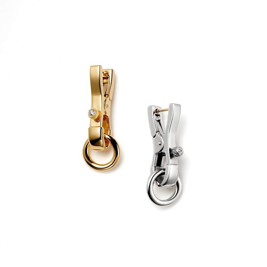 のインスタグラム：「⠀ “ROCK LOBSTER” Earring ⠀ SMのニップルクリップをモチーフにしたチェーンタイプの ロックロブスターネックレスとピアス ピアスはバネ式で装着しやすいスタイル  #justindavis  #ジャスティンデイビス」