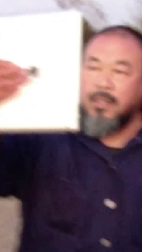 艾未未のインスタグラム：「Ai Weiwei for #ILoveYouMoiNonPlus  ‘In today’s political environment, unexpected changes can happen and sometimes they may not be desirable. It is up to each individual to make their best efforts in enriching their own lives.’  #ILoveYouMoiNonPlus is a collaborative project between @somersethouse @eurostar @collectifcoulanges and @doverstreetmarketlondon   We want to hear what you think of the future relationship between the United Kingdom and France. Join us by sharing your own work using the hashtags #ILoveYouMoiNonPlus #LifeAfterBrexit #ILYMNP」
