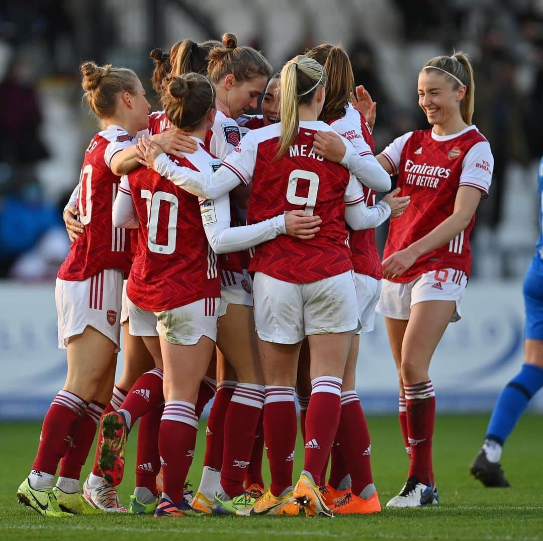 Arsenal Ladiesさんのインスタグラム写真 - (Arsenal LadiesInstagram)「Together - always ✊ #WeAreTheArsenal ❤️」2月4日 19時22分 - arsenalwfc