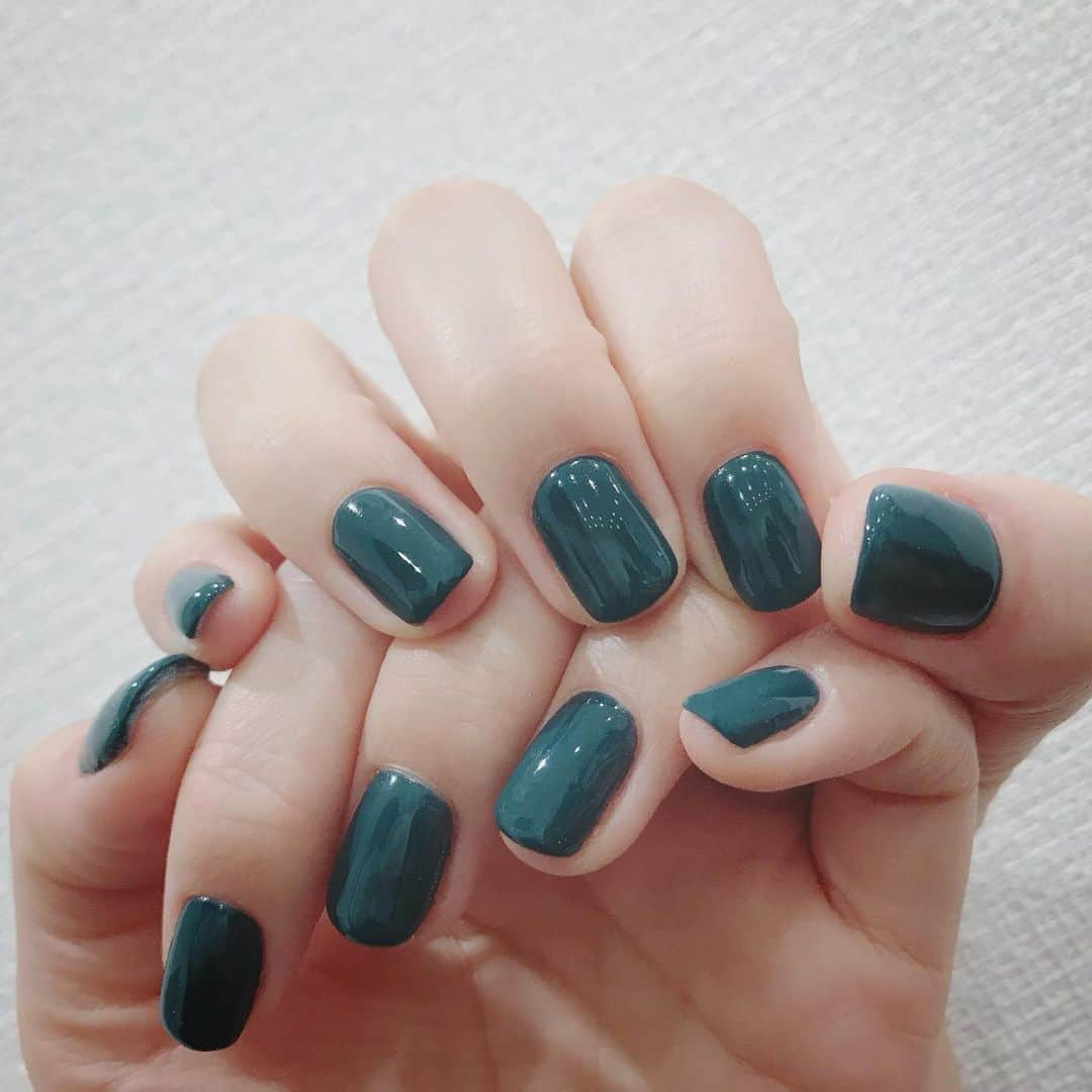なかやまちえこさんのインスタグラム写真 - (なかやまちえこInstagram)「Green.⠀ ⠀ #nail #nails #nailart #ネイル #美甲 #ネイルアート  #japanesenailart #manucure #japanesenails #manicurist #gelnails #أظافر #네일아트 #미용 #vẽmóng #ngườiđẹp  #เพ้นท์เล็บ #искусствоногтя #artedeuñas #เพ้นท์เล็บเจล #ジェルネイルデザイン #ネイルデザイン #senikuku #nagelkunst #ワンカラーネイル #licaxxx @licaxxx1」2月4日 19時36分 - chiekonakayama