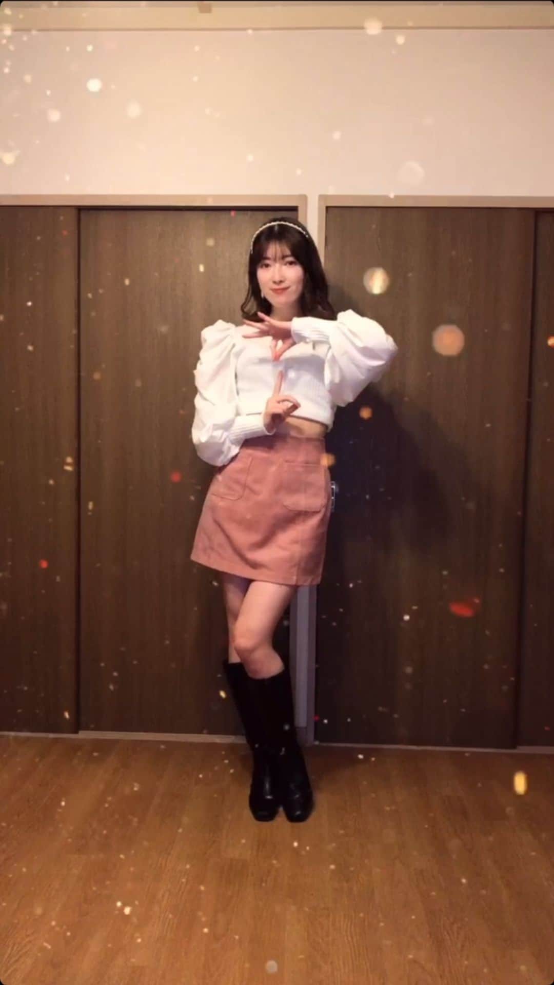 日下部美愛のインスタグラム：「CherryBullet / LoveSoSweet 珍しくちょっと可愛い系踊ってみました どうかな〜  #체리블렛 #cherrybullet #lovesosweet #kpopdancecover」