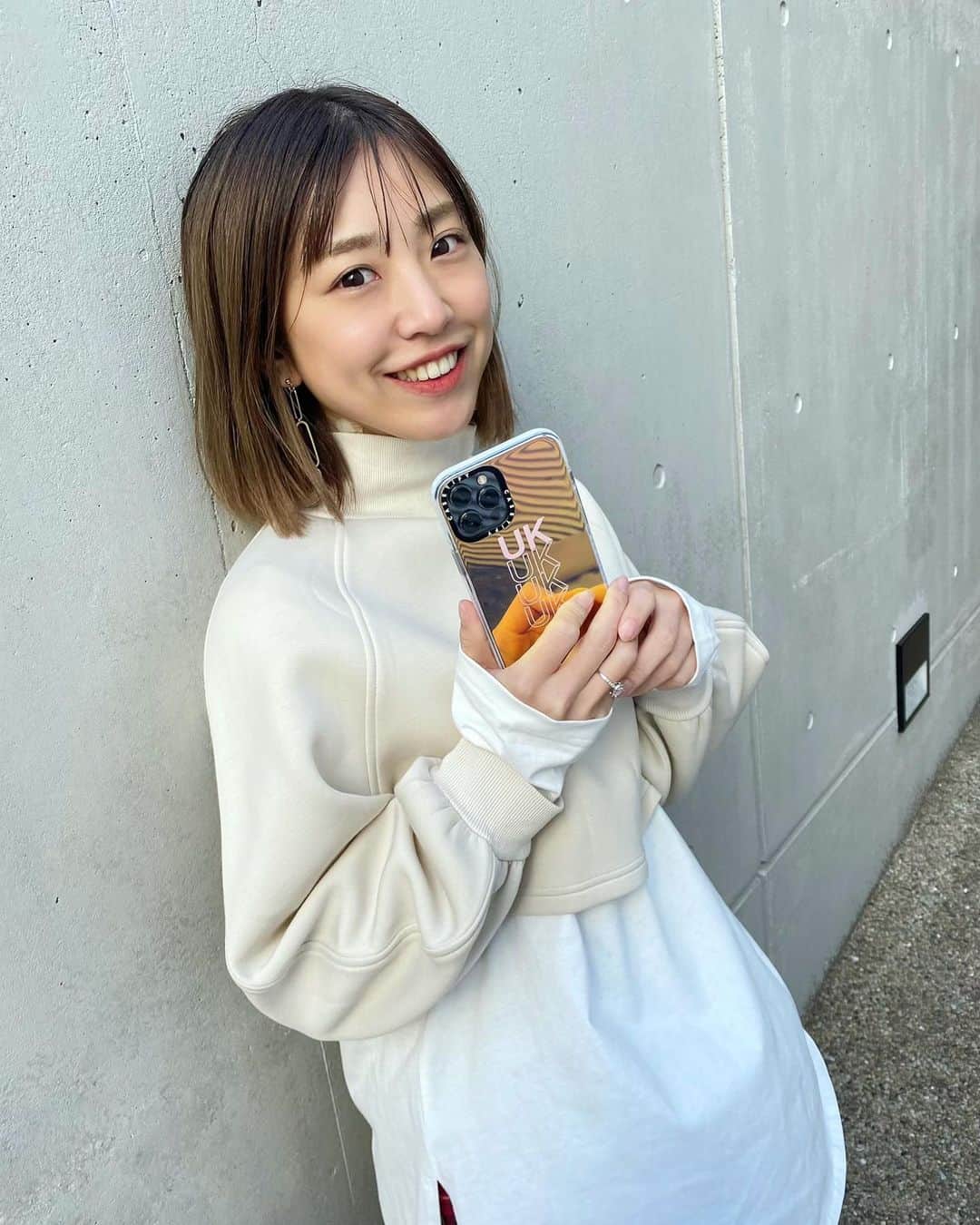 本橋優華のインスタグラム：「🎁 新しいiPhoneにしたので新しいケース☺︎ こんな世の中なので#CASETiFY の細菌を99％カットできる抗菌素材「DEFENSiFY」のオーロラ🌈 色々な色に変わるからわくわくする！笑 抗菌素材も嬉しいです☺️  #new#iPhoneケース#caseiphone#iPhone#iPhone12promax#new#cute#iPhonecase#uk#logo#CASETiFY#StateYourCase#tokyo#japan#PR」