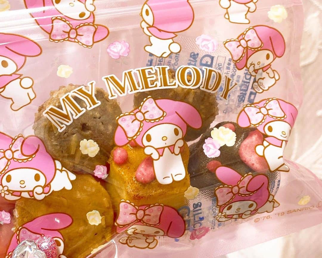 澤田美晴さんのインスタグラム写真 - (澤田美晴Instagram)「さあちゃん(@saa0526nail )からクッキーとマドレーヌもらったよ〜🤍 肉球マドレーヌかわいい🥰 とっても美味しかった❤︎  さあちゃんのつくるクッキーめちゃくちゃ好き！わたし好み！！！！！！！」2月4日 20時17分 - sawadamiharu7