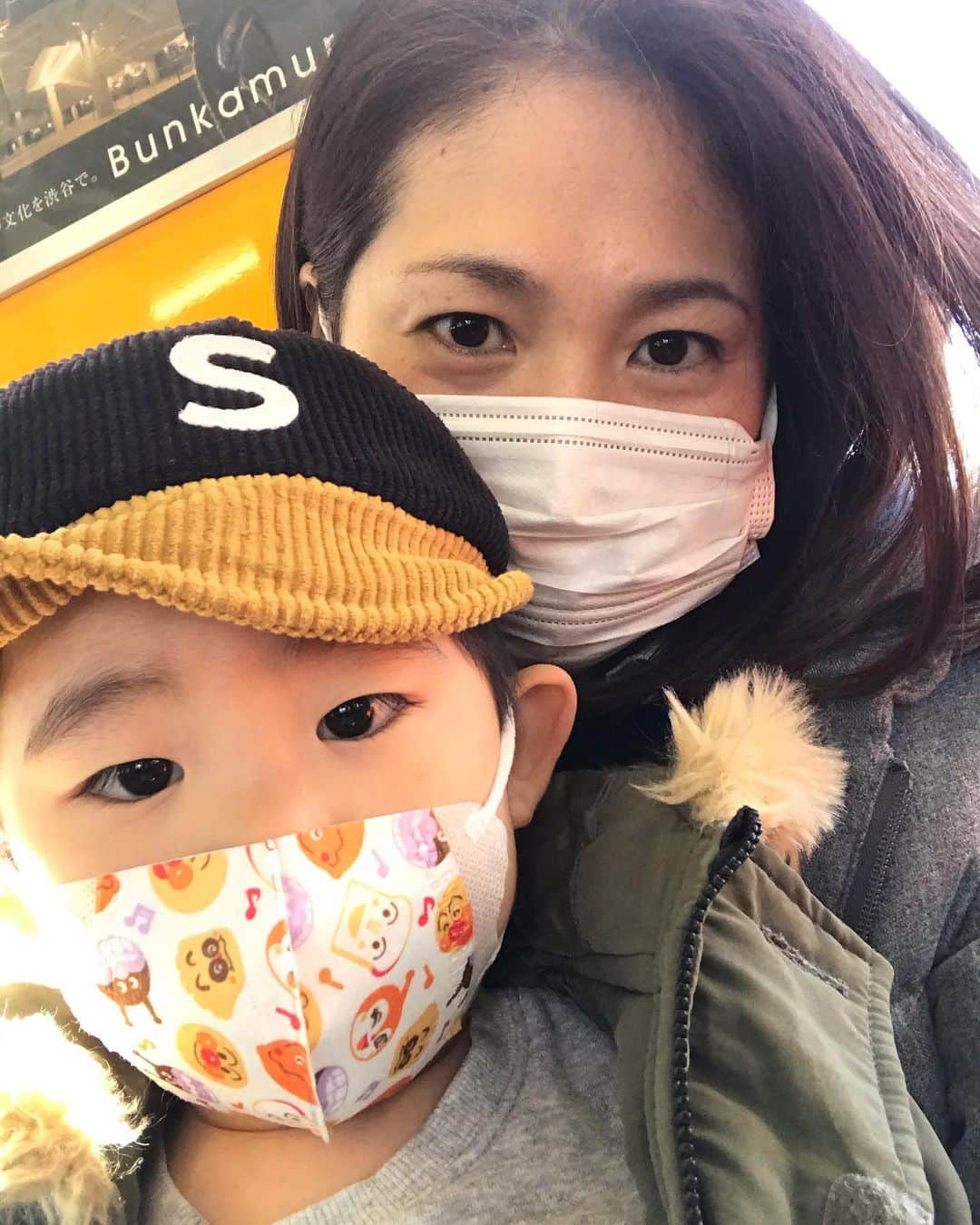 高橋みゆきのインスタグラム：「今日は社長とランチミーティングしてきました🎶😊🍖半分心ノ祐が食べました😅本当よく食べる❣️ #ランチ #肉🥩 #よく食べる息子 #最近はマスク嫌がるけど #あれこれ丸め込んでつけさせてる」
