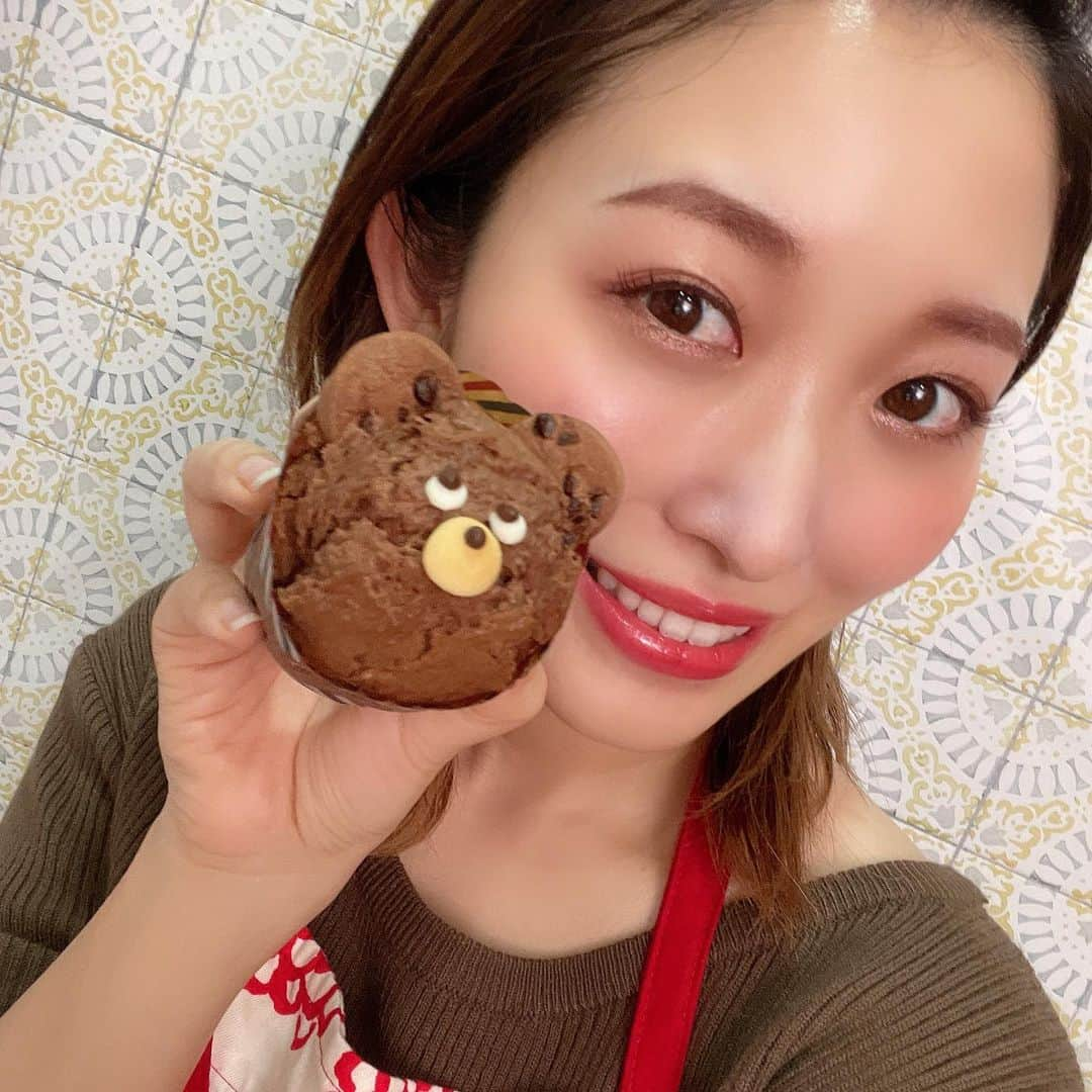 くまみきさんのインスタグラム写真 - (くまみきInstagram)「バレンタインにぴったりのクマフィン作ったよ〜🐻❤️﻿ YouTubeみてねーん☺️❤️﻿ ﻿ #クマフィン #バレンタイン #バレンタイン手作り #バレンタインレシピ  #YouTube」2月4日 20時30分 - kumamiki