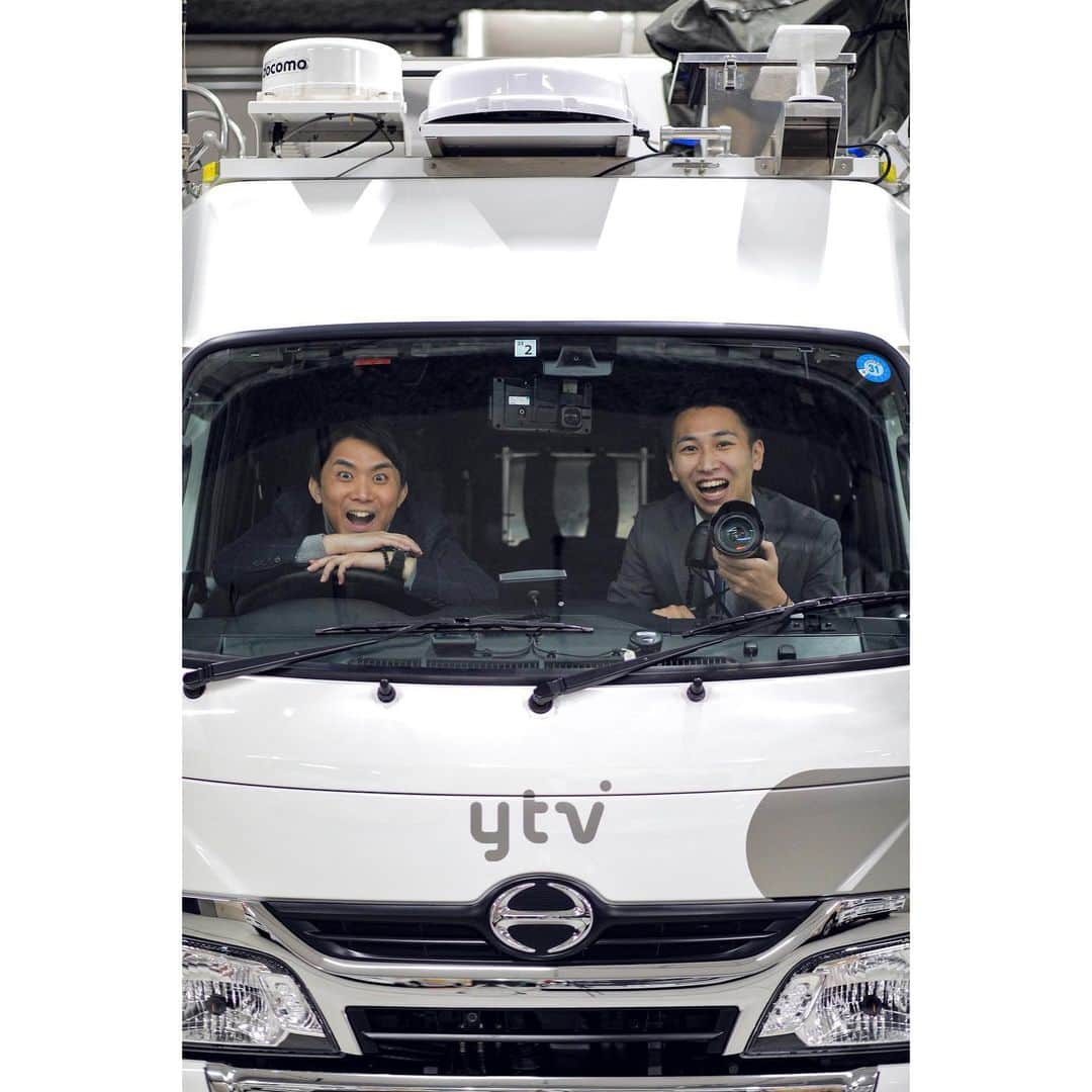 岩原大起さんのインスタグラム写真 - (岩原大起Instagram)「◣◥◣ポトレ企画 16人目◥◣◥  山本さん×中継車庫  シンプルに中継車ってワクワクします。 とても楽しい撮影でした。  同時に、たかやさんの表情がキマらず 苦戦した撮影でもありました。笑  >>>>>>>>>>>>>>>>>>>>>> そのほかの写真は ▶︎山本アナ @ytv_takaya_yamamoto  ▶︎アナ公式 @ytvana_official のアカウントでご覧いただけます <<<<<<<<<<<<<<<<<<<<<<  #ytv #読売テレビ #アナウンサー  #photography #photo #5dmarkiv  #portraitphotography #portrait  #東京カメラ部 #ポートレート  #ほんわかテレビ #ウェークアップぷらす  #車 #car #乗り物 #中継車 #テレビ」2月4日 21時00分 - ytv_iwahara