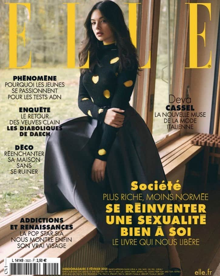 モニカ・ベルッチさんのインスタグラム写真 - (モニカ・ベルッチInstagram)「❤️ Another beautiful cover story this week for my DEVA ❤️ @d.casseluxxi  for  @ellefr 🌹 Photo @stefanogaluzzistudio  Mua @tatsuparis  Hair @johnnollet   #devacassel#coverstory#ellemagazine#frenchelle#photographer#stefanogaluzzi」2月4日 21時09分 - monicabellucciofficiel