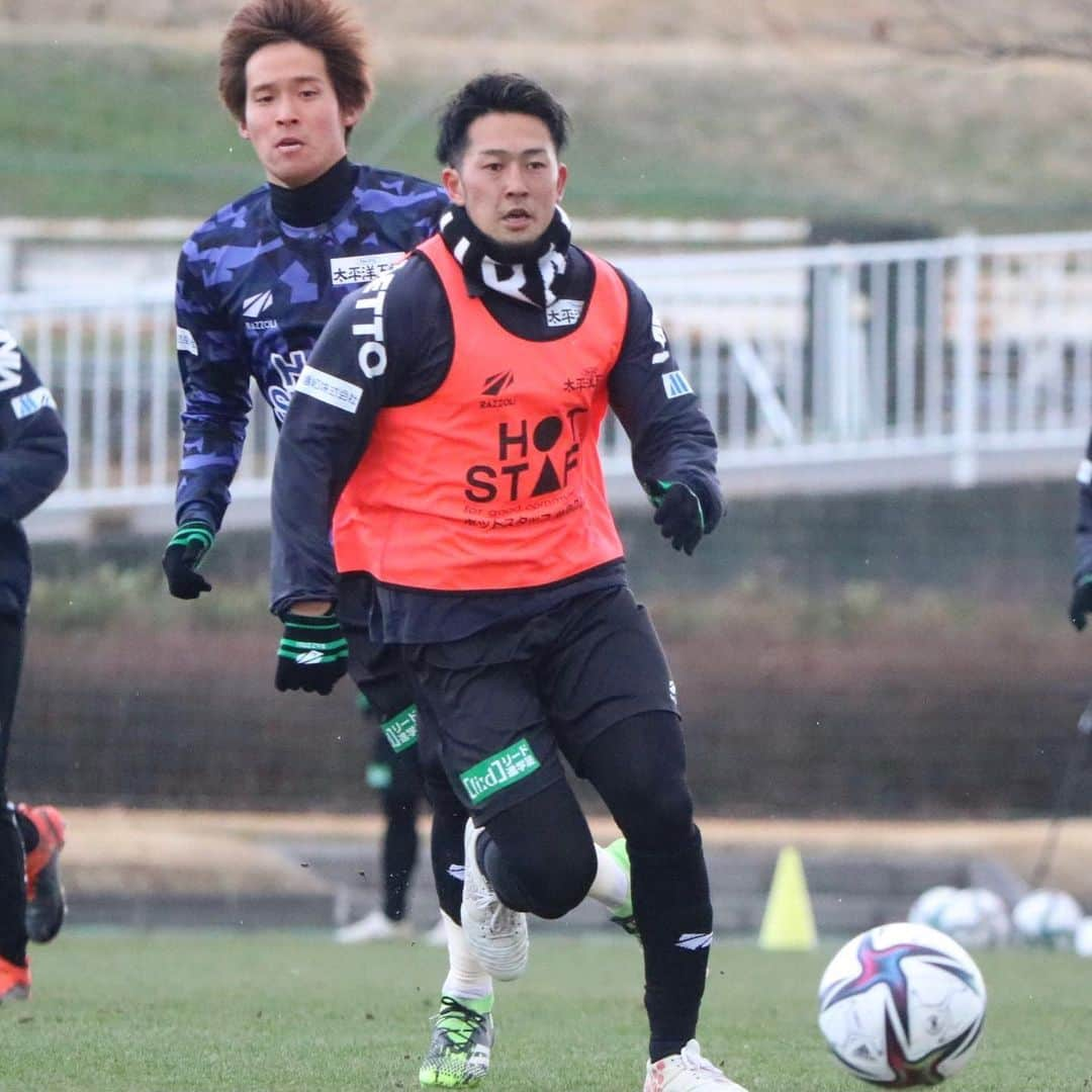 ＦＣ岐阜さんのインスタグラム写真 - (ＦＣ岐阜Instagram)「FCGIFU New Face   DF 22舩津徹也選手 ニックネーム：フナ 得意とするプレー：ハードワーク チーム内で「自分が一番だ！」と思うこと：唇の厚さ   MF 41 吉濱遼平選手 ニックネーム：りょうへい 得意とするプレー：キック 特技：そろばん   #fcgifu #ＦＣ岐阜 #舩津徹也 #吉濱遼平 #躍動」2月4日 21時21分 - fcgifu