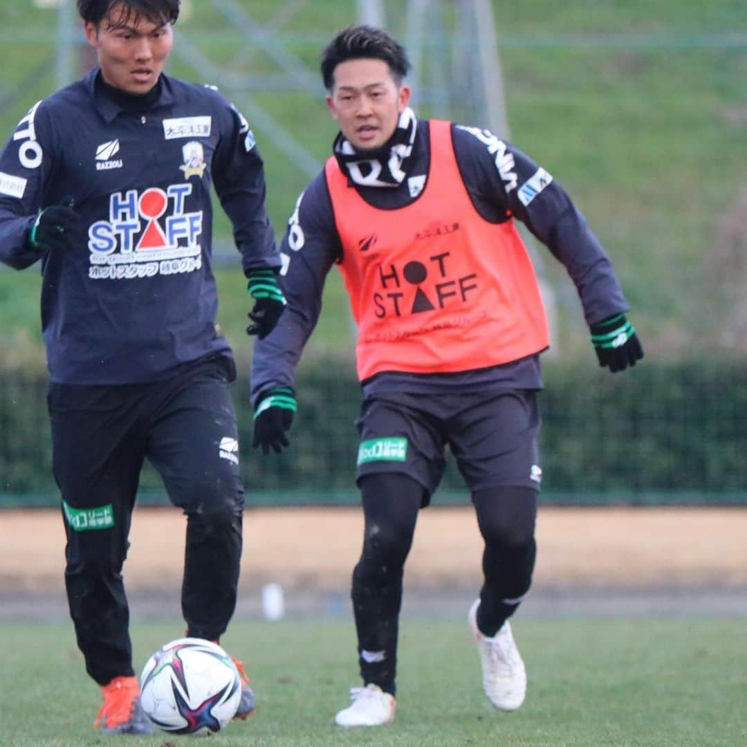 ＦＣ岐阜さんのインスタグラム写真 - (ＦＣ岐阜Instagram)「FCGIFU New Face   DF 22舩津徹也選手 ニックネーム：フナ 得意とするプレー：ハードワーク チーム内で「自分が一番だ！」と思うこと：唇の厚さ   MF 41 吉濱遼平選手 ニックネーム：りょうへい 得意とするプレー：キック 特技：そろばん   #fcgifu #ＦＣ岐阜 #舩津徹也 #吉濱遼平 #躍動」2月4日 21時21分 - fcgifu