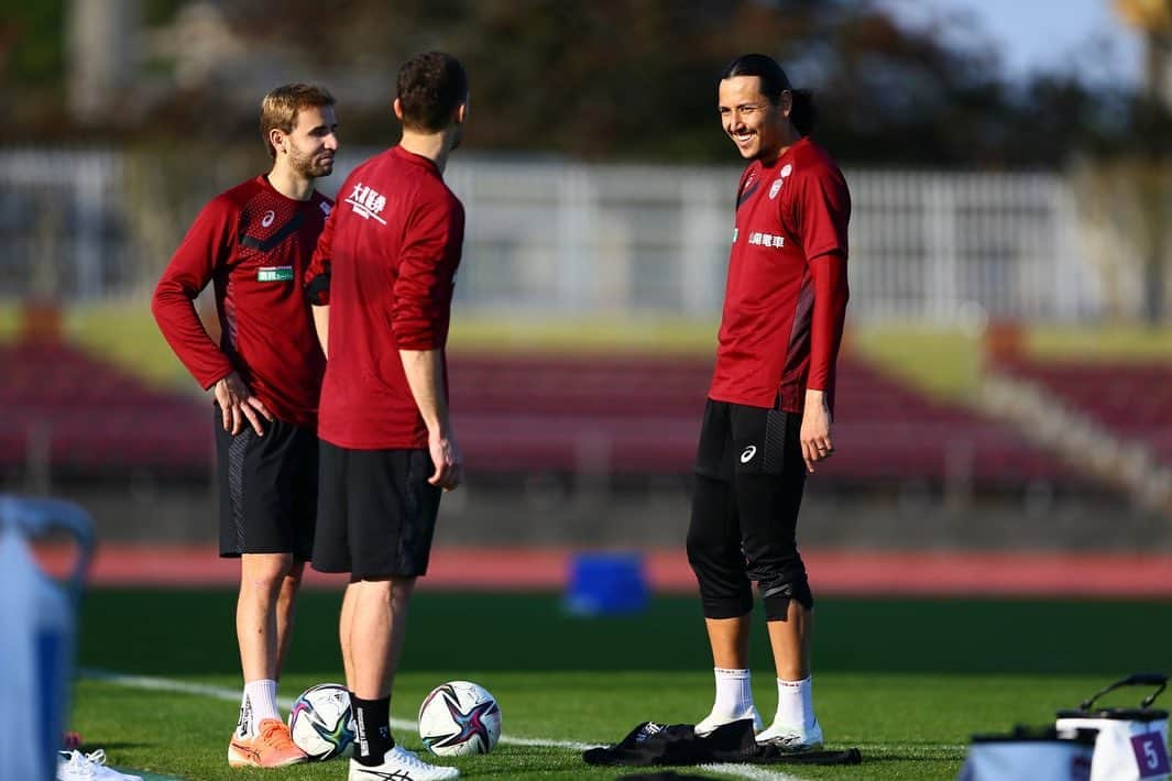 ヴィッセル神戸さんのインスタグラム写真 - (ヴィッセル神戸Instagram)「沖縄キャンプDAY1☀️⚽️🏃🏻‍♂️  #vissel #visselkobe #ヴィッセル #ヴィッセル神戸 #Kobe #神戸 #WeAreKobe #KobeForeverForward #一致団結 #JLeague #Jリーグ」2月4日 21時13分 - visselkobe