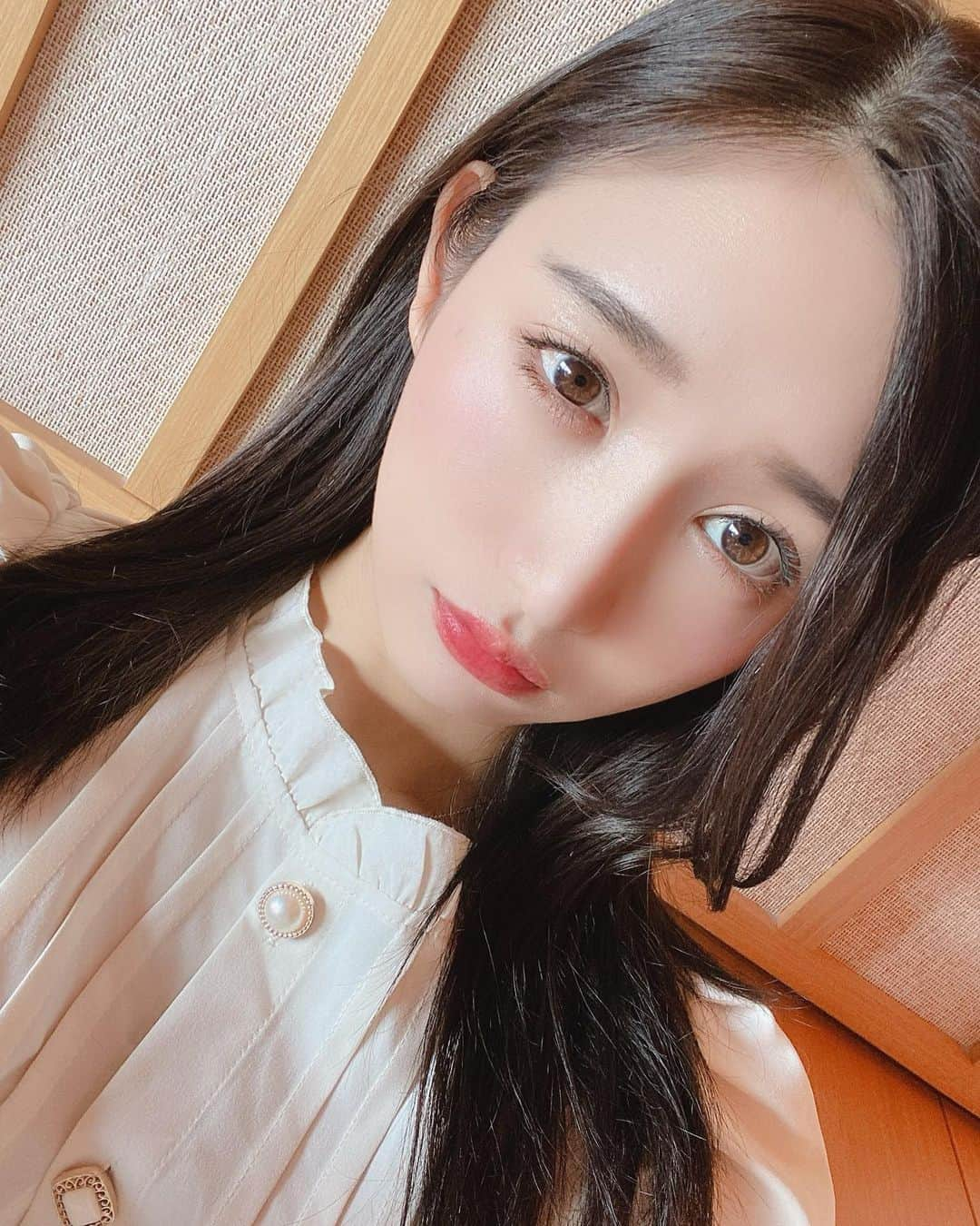 星奈あいさんのインスタグラム写真 - (星奈あいInstagram)「こう見えて意外と真面目なんですよね、 怖いイメージ持たれがちだけどまったく怖くないしむしろ怖がりです😧笑  #日常生活#攝影日記#人像攝影#攝影師#拍照#人像摄影#攝影日常#좋아요#소통그램#패션화보#星奈あい#自撮り#自撮り女子#せるふぃー」2月4日 21時14分 - hoshina_r18