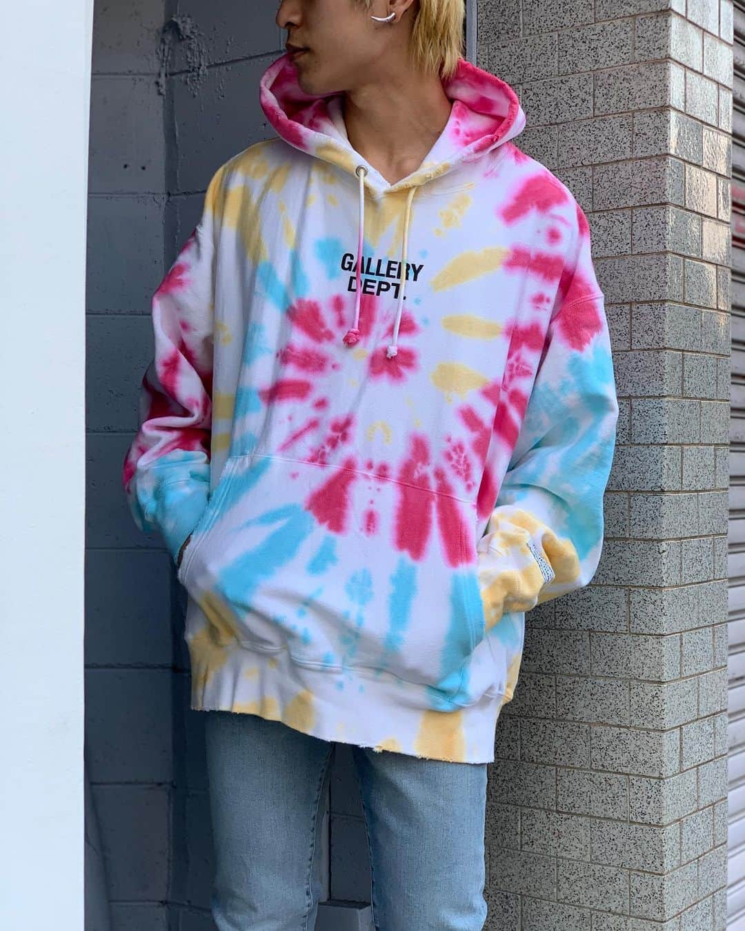 AYINさんのインスタグラム写真 - (AYINInstagram)「・ ・ ・ New arrival✔️ @gallerydepartment  ・ ・ ・ ・ ・ available at store✔️ ・ ・ ・ ・ ・  #gallerydept #AYIN #hoodie」2月4日 21時16分 - ayin_japan