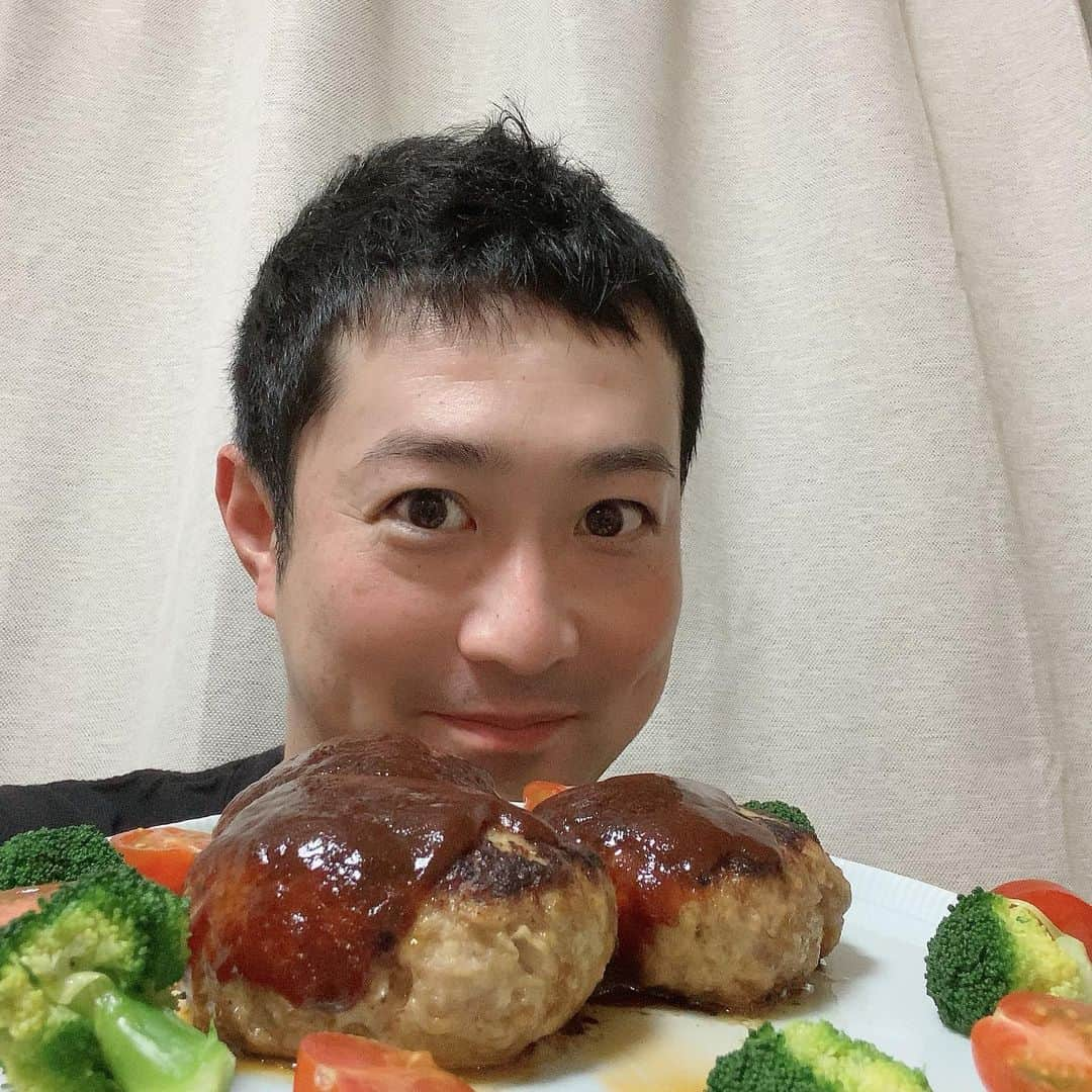 宮下純一さんのインスタグラム写真 - (宮下純一Instagram)「ジャパンオープン初日‼️復帰戦の瀬戸大也選手は後半迫られながらも優勝🏆今日はハンバーグとにんじんしりしりでエネルギーチャージ🥕明日からジャパンオープン注目くださいね！#競泳ジャパンオープン #ハンバーグ #ニンジンしりしり」2月4日 21時19分 - junichi1017