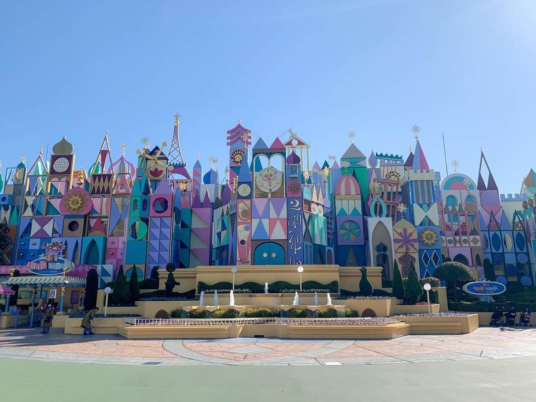 のインスタグラム：「＊  ＊  ゲストが通らず撮り放題のスモワ⏰  #tokyodisneyresort #tokyodisneyland #disneygram #disneylover #disneylove #disneylife #disney #東京ディズニーリゾート #ディズニー #ディズニー好きな人と繋がりたい #ディズニー好きな人と仲良くなりたい #ディズニー女子 #イッツアスモールワールド #スモワ」