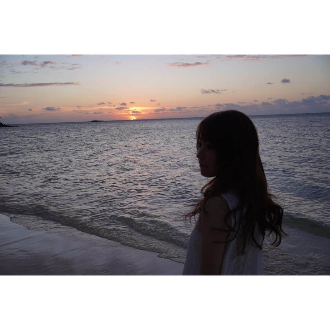 乙白さやかのインスタグラム：「乙白さやか、昨日の2月3日で20歳を迎えました🎂✨  デビューしてから初めての誕生日で、まだまだ先だと思っていたのにあっという間でした😂 今年は本当に今まで経験した事の無い事だからけで言葉にするのも難しいくらいなのですが、沢山の方々に出会えた事が何よりも幸せな事でした。 大人の仲間入りをしたと言うことで自立の気持ちを持ってがんばります！ この写真エモだね( ᵒ̴̶̷̤◦ᵒ̴̶̷̤ )」