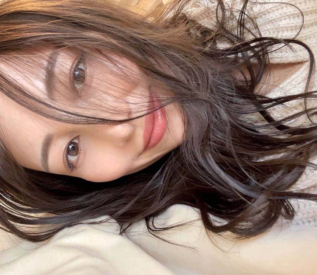 のインスタグラム：「🌞🌙✨ ラストスパート頑張ろう！❤︎ 友達、先輩、後輩、フォロワーさんから 毎日温かいメッセージ本当に嬉しいです。 その度にやにやしてる私☺️幸  今日もまだまだ頑張ります！」