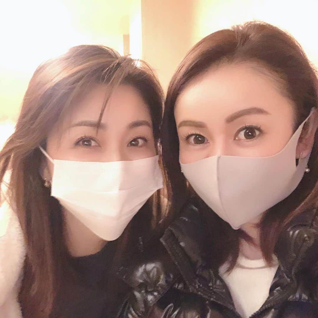 宮崎宣子さんのインスタグラム写真 - (宮崎宣子Instagram)「桂子姉さんのもとへ❣️  手巻き寿司に、揚げたてコロッケに、赤だしのお味噌汁に、ツナサラダに、最後は手作り杏仁豆腐のデザートに、手作りジャムのお土産まで💓  桂子姉さん🥺💕 本当にありがとうございました🥰  #愛情たっぷり  #手巻き寿司 #恵方巻き #ミセスケイティー #揚げたてコロッケ #どれも美味しかった #ありがとうございました」2月4日 21時48分 - miyazaki_nobuko