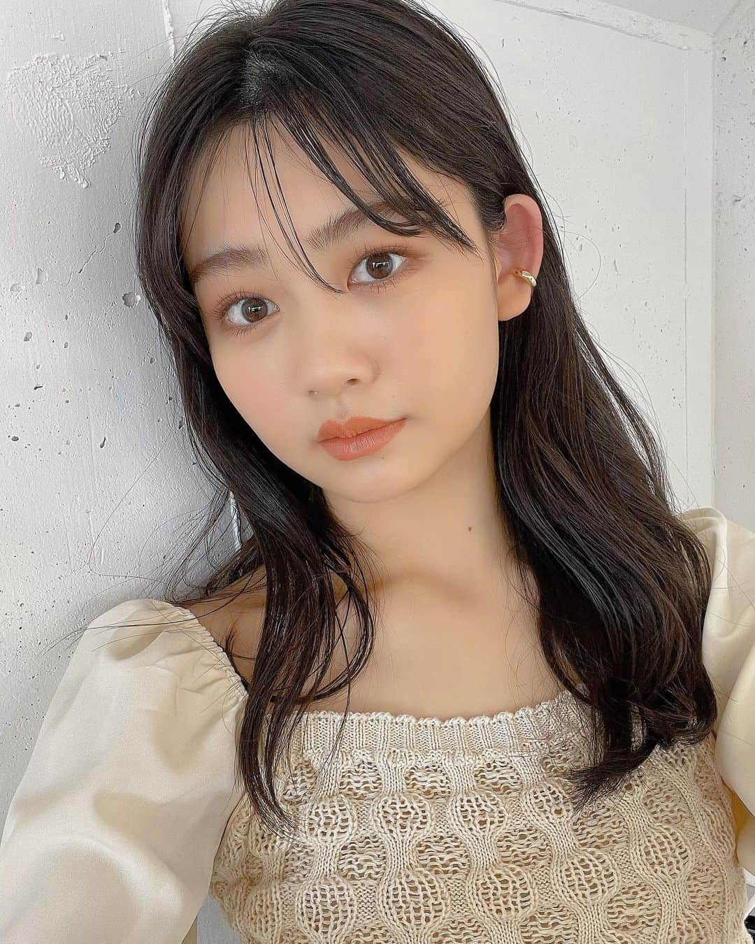安村真奈のインスタグラム：「最後の#オトマナ  たくさん愛してくれたおかげで 卒業前にもう一度させて頂くことができました🤍 春らしい、ハッピーなページになっていると思います🌸 自分の好きを大切にしたいんです。 もちろんオシャレも！！ それが伝わっていればいいな♡  #オトマナ #ニコラ #安村真奈」