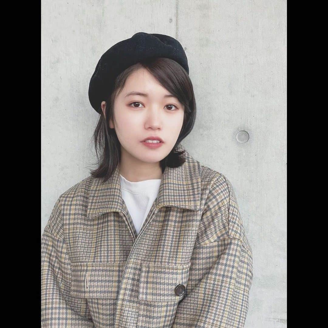 美山加恋のインスタグラム：「舞台本番前に髪の毛整えに　#ritzdaikanyama  にお邪魔しました☺︎  カラーと少しカットをしていただきまして、すっきり。 いつも担当してくれる　@maiko618  さん🤍」