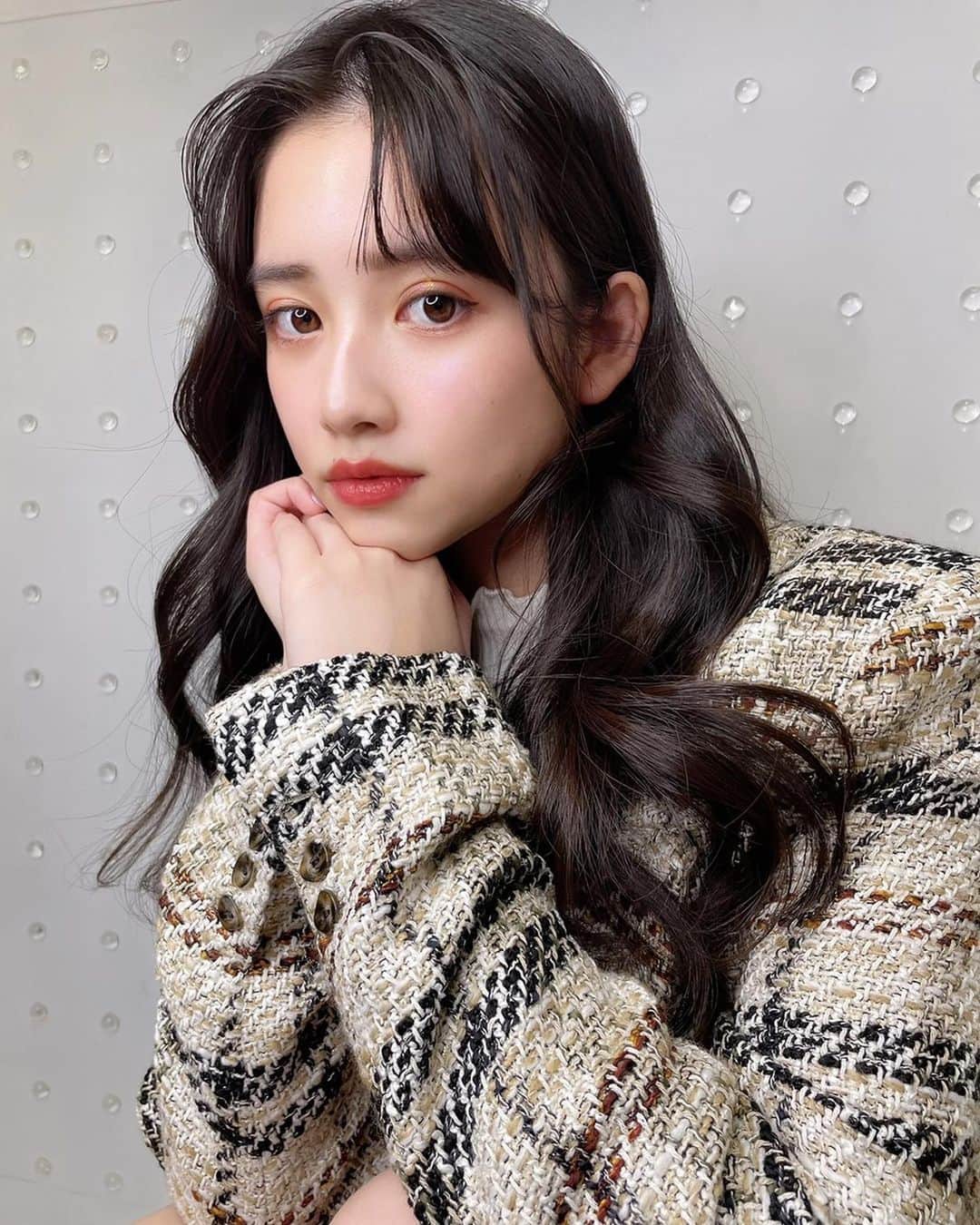 神山典杏さんのインスタグラム写真 - (神山典杏Instagram)「・ ・ 大人っぽくしてもらった🖤🤍   #韓国風ヘアスタイル #jkブランド #shima #shimaginzaannex」2月4日 22時21分 - noa_kamiyama_official
