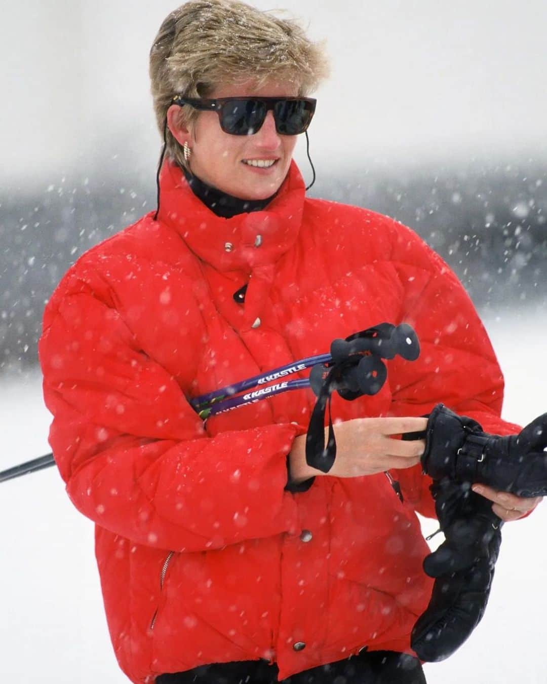 Vogue Parisさんのインスタグラム写真 - (Vogue ParisInstagram)「Lady Diana is timelessly stylish in the Austrian snow, keeping us inspired until we can get back to the slopes.」2月4日 22時26分 - voguefrance