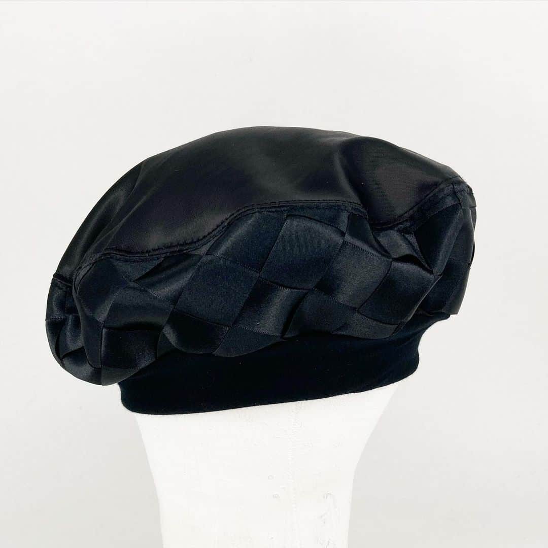 バーンストックスピアーズのインスタグラム：「AUTUMN WINTER 21.  This beret is made from viscose satin and hand woven satin ribbon.  All our hats are created and crafted in our East London Studio.  To request a look-book please contact showroom@the-alphabet.co.uk  @the_alphabet_london」