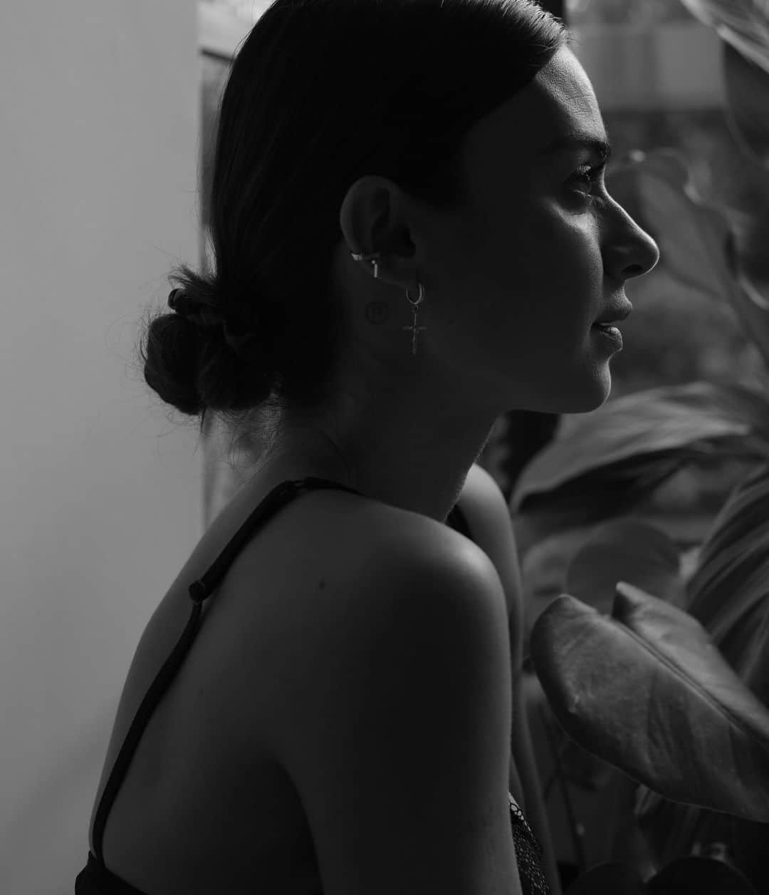 Thaila Ayalaのインスタグラム：「Retrato de uma quinta-feira à noite」