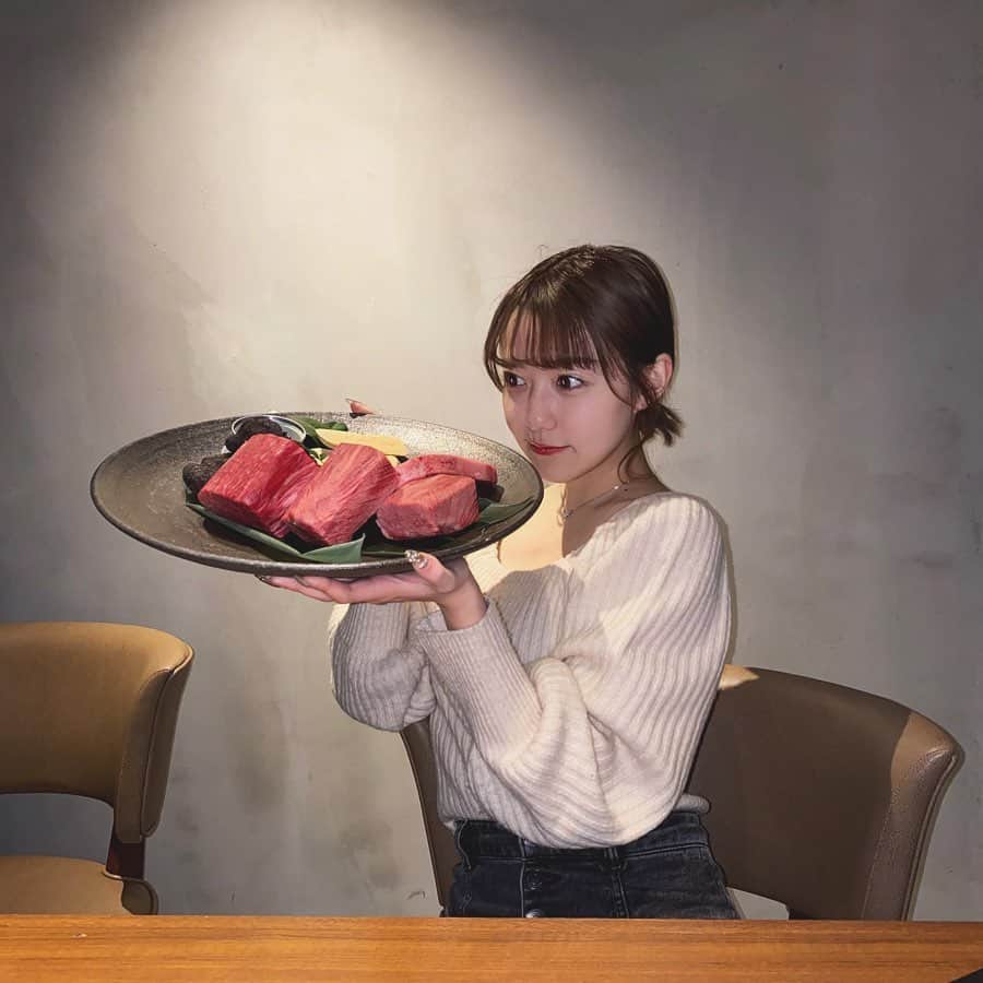 高橋かののインスタグラム：「美味しいお肉たべたよ~♡ YouTube撮ったから楽しみにしてて！」