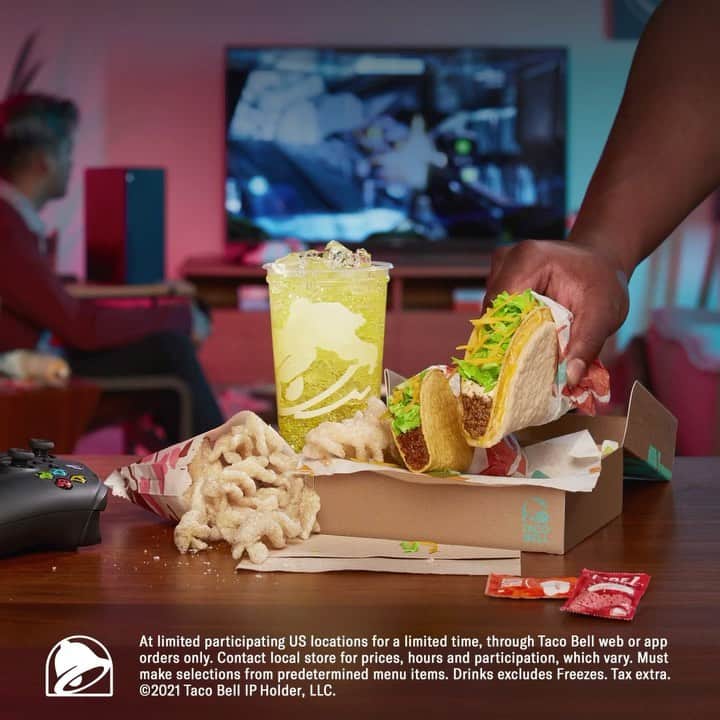 Taco Bellのインスタグラム：「The power is in your hands. Literally. Loyalty members, you’ve got exclusive access to our new build your own $5 Cravings Box.」