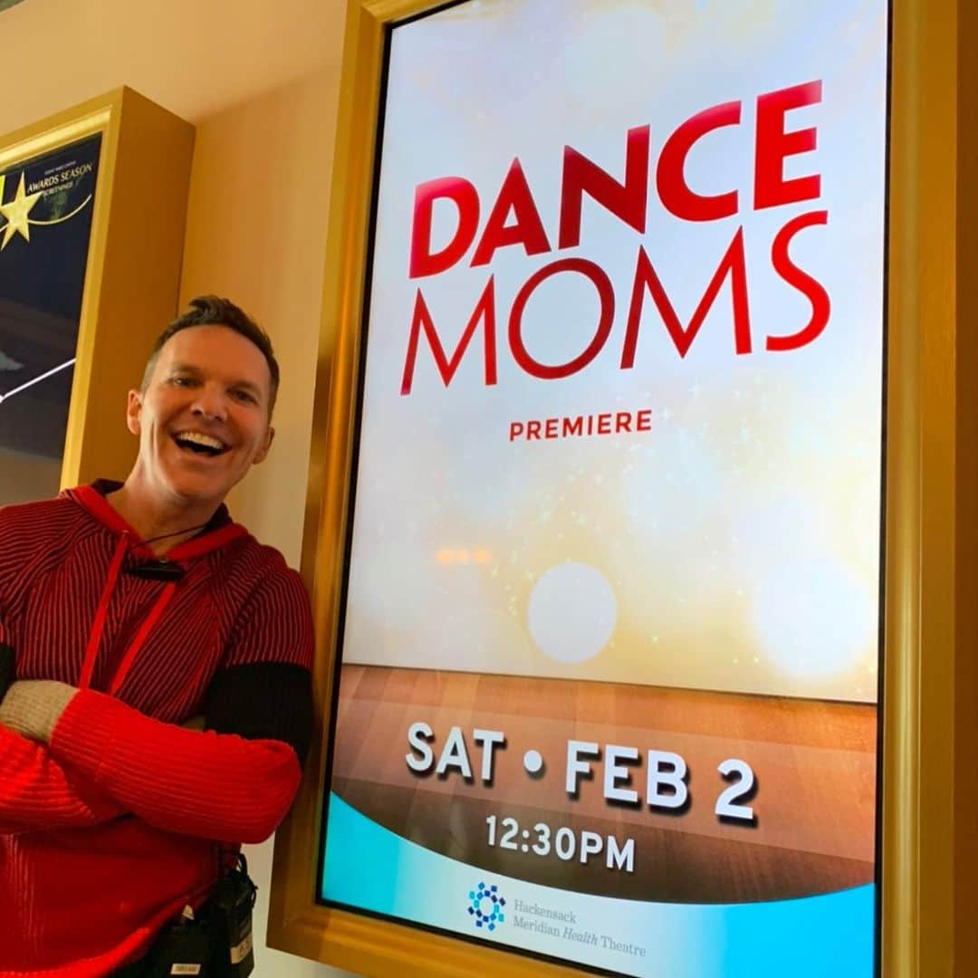 アビー・リー・ミラーさんのインスタグラム写真 - (アビー・リー・ミラーInstagram)「#throwbackthursday Here’s to the beginning of the end! Love & gratitude to to the superb cast of #dancemoms #season8  I miss the weekly grind!!!  #abbyleedancecompany #abbyleemiller #abbylee #abby #aldcalways #pgh  #pittsburgh #aldcpgh #la #losangeles #aldcla」2月5日 8時08分 - therealabbylee