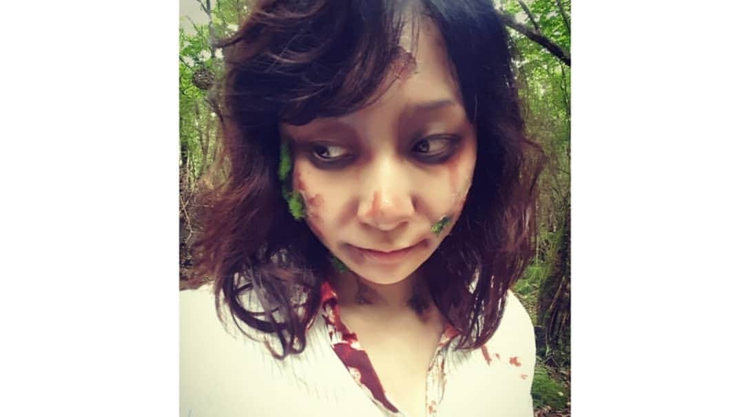 山口綾子さんのインスタグラム写真 - (山口綾子Instagram)「樹海の住人役で出演している映画『 #樹海村 』が、本日公開です。  以前も書きましたが顔アップ撮影参加できなかったので見つけてもらえたら嬉しいです...👁️  前作 #犬鳴村 ではBlu-rayでオーディオコメンタリーに出演しています📀  そして今夜午後11:45～はNHK #金ソロ 放送です📺  お見逃しなく...🌙」2月5日 8時04分 - ayako_kaidan