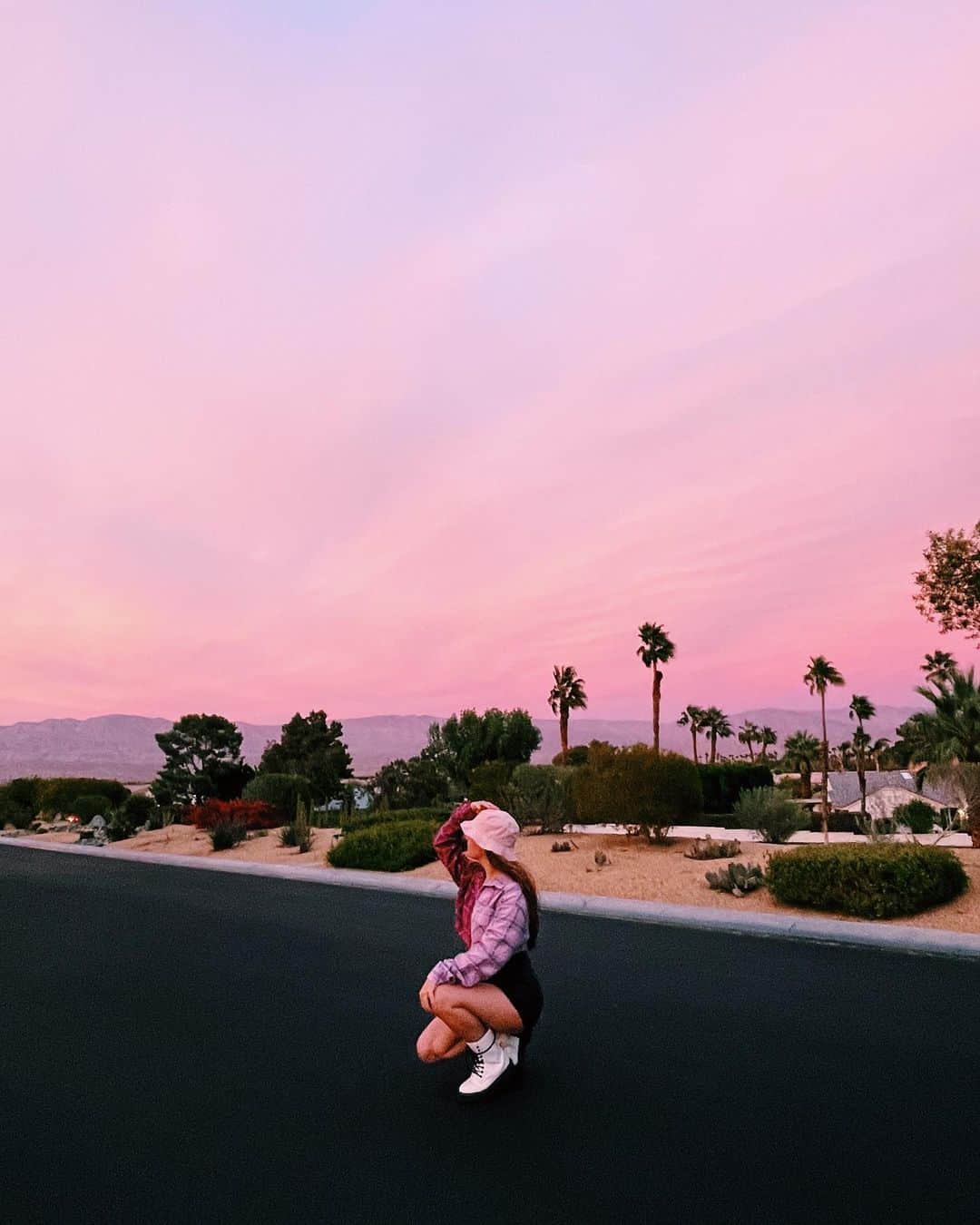 Brooke Marie Hylandのインスタグラム：「Watching sunsets over Netflix every chance I get 💕 ... but drop your TV series recommendations just bc ;)」