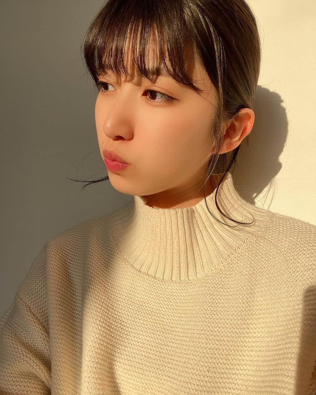 吉田華恋のインスタグラム：「夕陽の当たる場所で撮りました🌤🧡」