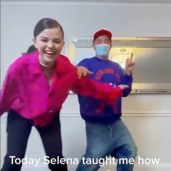 Always With Selenaのインスタグラム：「Baila baila baila CONMIGO」