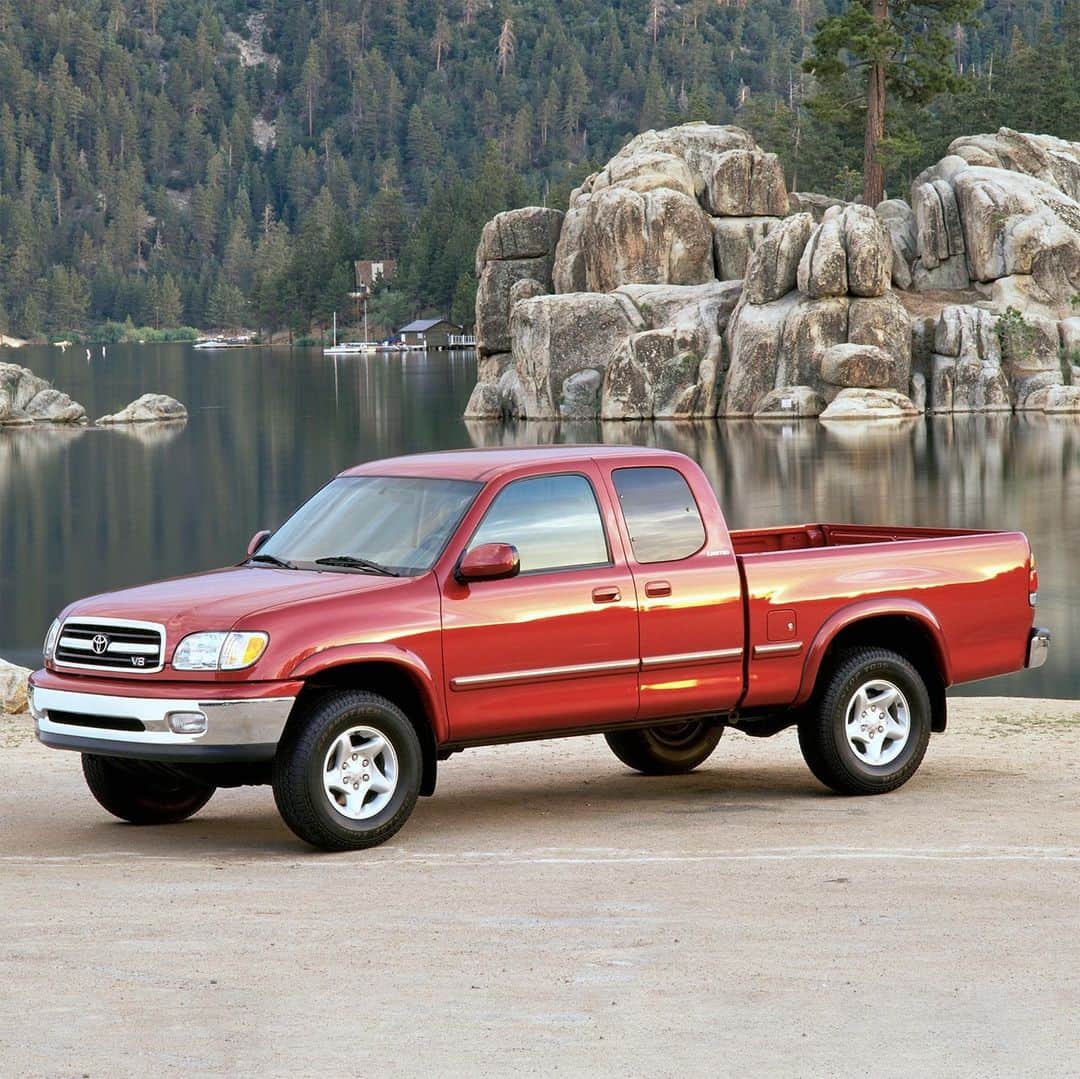toyotausaさんのインスタグラム写真 - (toyotausaInstagram)「A landmark of its own kind. #TBT 1999 #Tundra #LetsGoPlaces」2月5日 8時18分 - toyotausa