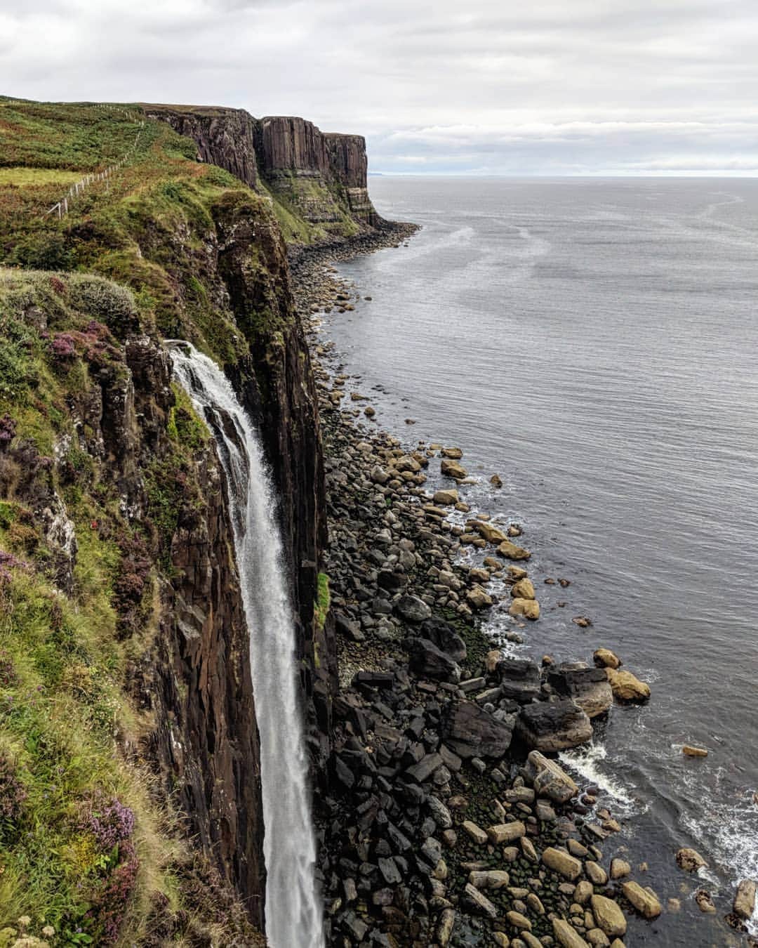 Guido Gutiérrez Ruizさんのインスタグラム写真 - (Guido Gutiérrez RuizInstagram)「The land of Lords and Ladies 🏴󠁧󠁢󠁳󠁣󠁴󠁿#Scotland.⁣ ⁣ 2018. Roadtrip through Scotland with no plan. Friends with just a map, a car, a few days and  ready to go on an adventure that would unveil itself day to day with many anecdotes. 10000% recommend. You can see our map in the last picture 😜 ⁣ ⁣ 2018. Un roadtrip por #Escocia sin plan hacer ningún plan.  Amigos con solo un mapa, un coche, unos días y listos para una aventura que se desvelaría día a día con miles de anécdotas. Lo recomiendo 10000%. Puedes ver nuestro mapa en la última imagen 😜」2月5日 8時24分 - guigurui