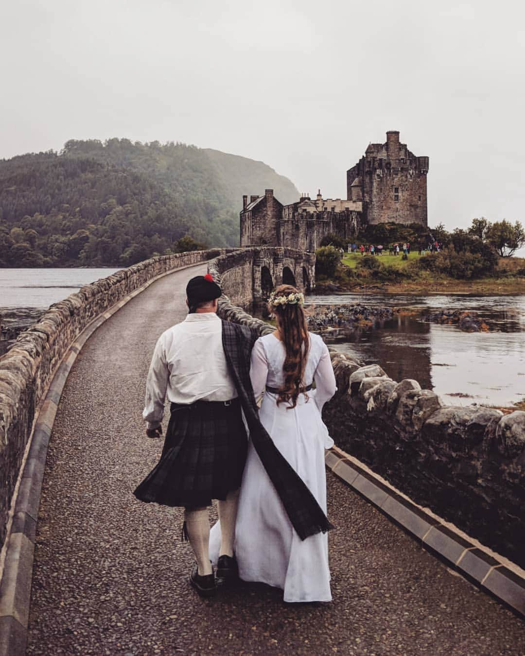 Guido Gutiérrez Ruizさんのインスタグラム写真 - (Guido Gutiérrez RuizInstagram)「The land of Lords and Ladies 🏴󠁧󠁢󠁳󠁣󠁴󠁿#Scotland.⁣ ⁣ 2018. Roadtrip through Scotland with no plan. Friends with just a map, a car, a few days and  ready to go on an adventure that would unveil itself day to day with many anecdotes. 10000% recommend. You can see our map in the last picture 😜 ⁣ ⁣ 2018. Un roadtrip por #Escocia sin plan hacer ningún plan.  Amigos con solo un mapa, un coche, unos días y listos para una aventura que se desvelaría día a día con miles de anécdotas. Lo recomiendo 10000%. Puedes ver nuestro mapa en la última imagen 😜」2月5日 8時24分 - guigurui