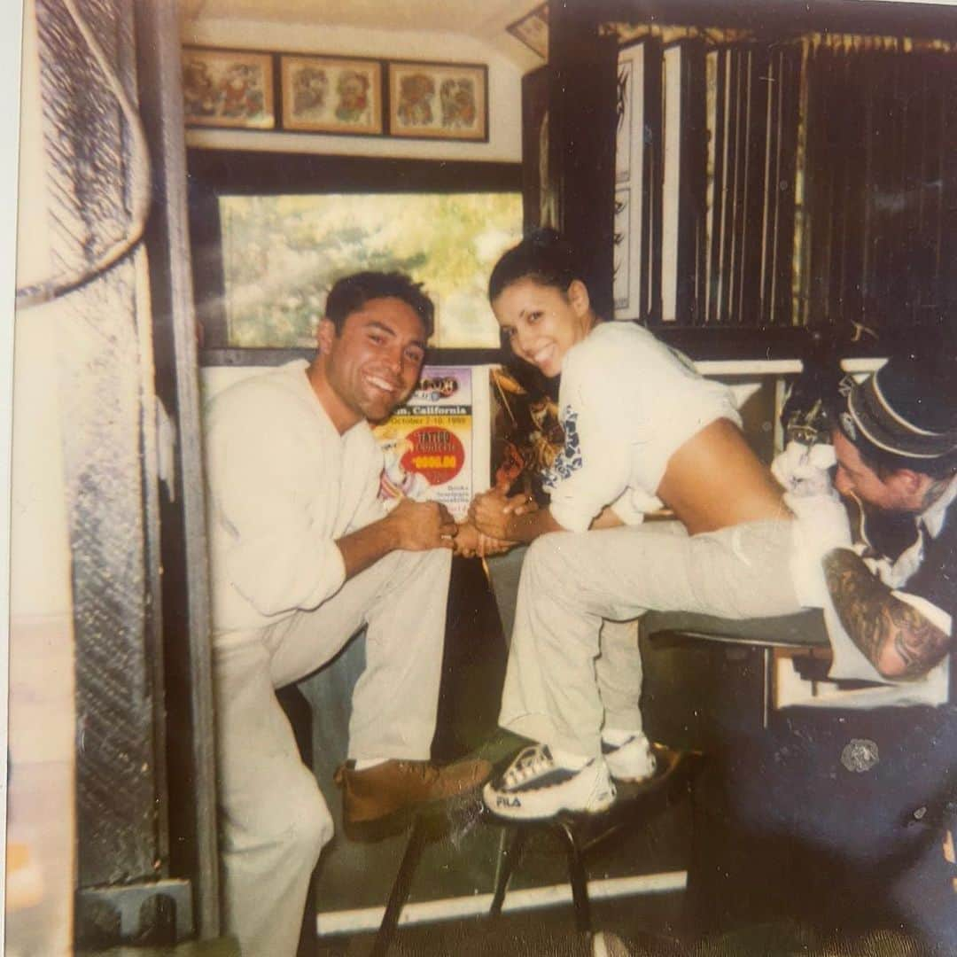 エヴァ・ロンゴリアさんのインスタグラム写真 - (エヴァ・ロンゴリアInstagram)「Happy birthday to one of my oldest friends!! This was over 20years ago when Oscar dared me to get a tattoo. 🤦🏻‍♀️ (It has since been removed!) You are such a kind soul and I’m grateful for your friendship hermano! Happy birthday @oscardelahoya 🎊」2月5日 8時33分 - evalongoria