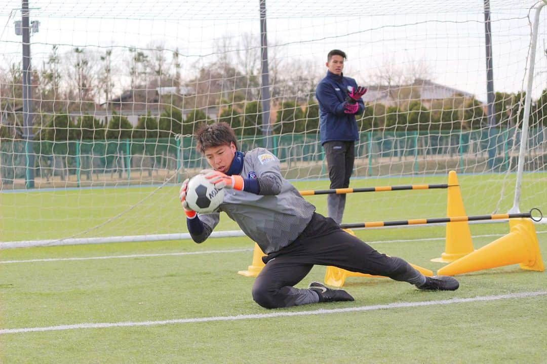 永井建成のインスタグラム：「今日も1日顔晴ろう！ ・ ・ #fctiamo枚方 #トレーニング #キーパー#GK #NIKE #nike #顔晴ろう」