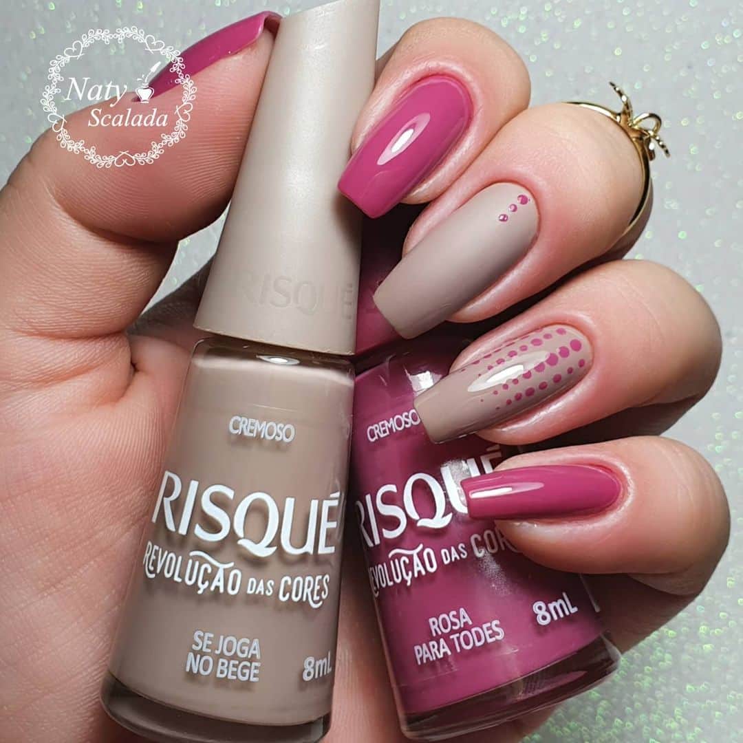 Risqueのインスタグラム：「Quando você se joga nas cores sem estereótipos e sem bad vibes, coisas boas acontecem! 💅 Olhem essas unhas lindas da @natyscalada usando duas cores da Nova Coleção #RisquéRevoluçãoDasCores 😍 Estamos apaixonadas! Gostou? Faça em casa e use #EuQueFizRisqué para aparecer por aqui! ⠀ 💅  Esmaltes usados: Se Joga No Bege e Rosa Para Todes. ⠀ #TáNasNossasMãos #EsmaltesRisqué #RisquéOficial」