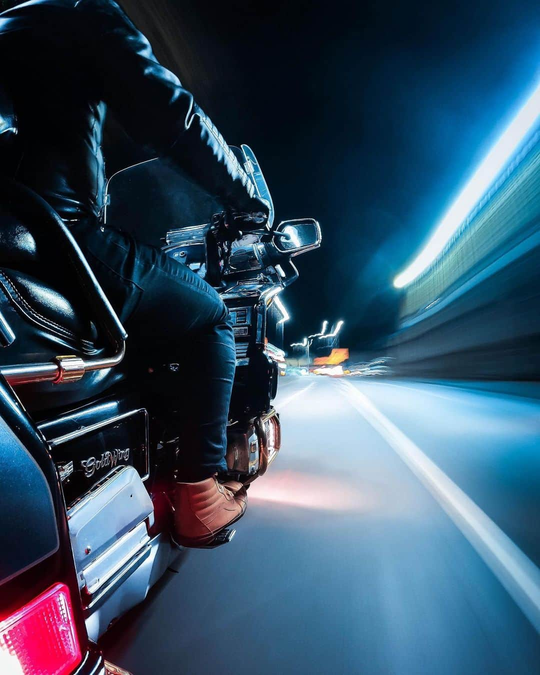 goproさんのインスタグラム写真 - (goproInstagram)「Photo of the Day: Night rider 🌌🏍 @godiobel  @goprouk #GoProUK #GoPro #GoProMoto #UrbanPhotography」2月5日 9時14分 - gopro