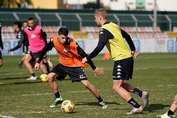 カミル・グリクさんのインスタグラム写真 - (カミル・グリクInstagram)「Preparando la partita di Domenica🧙🏻‍♀️⚽️」2月5日 0時31分 - kamilglik25