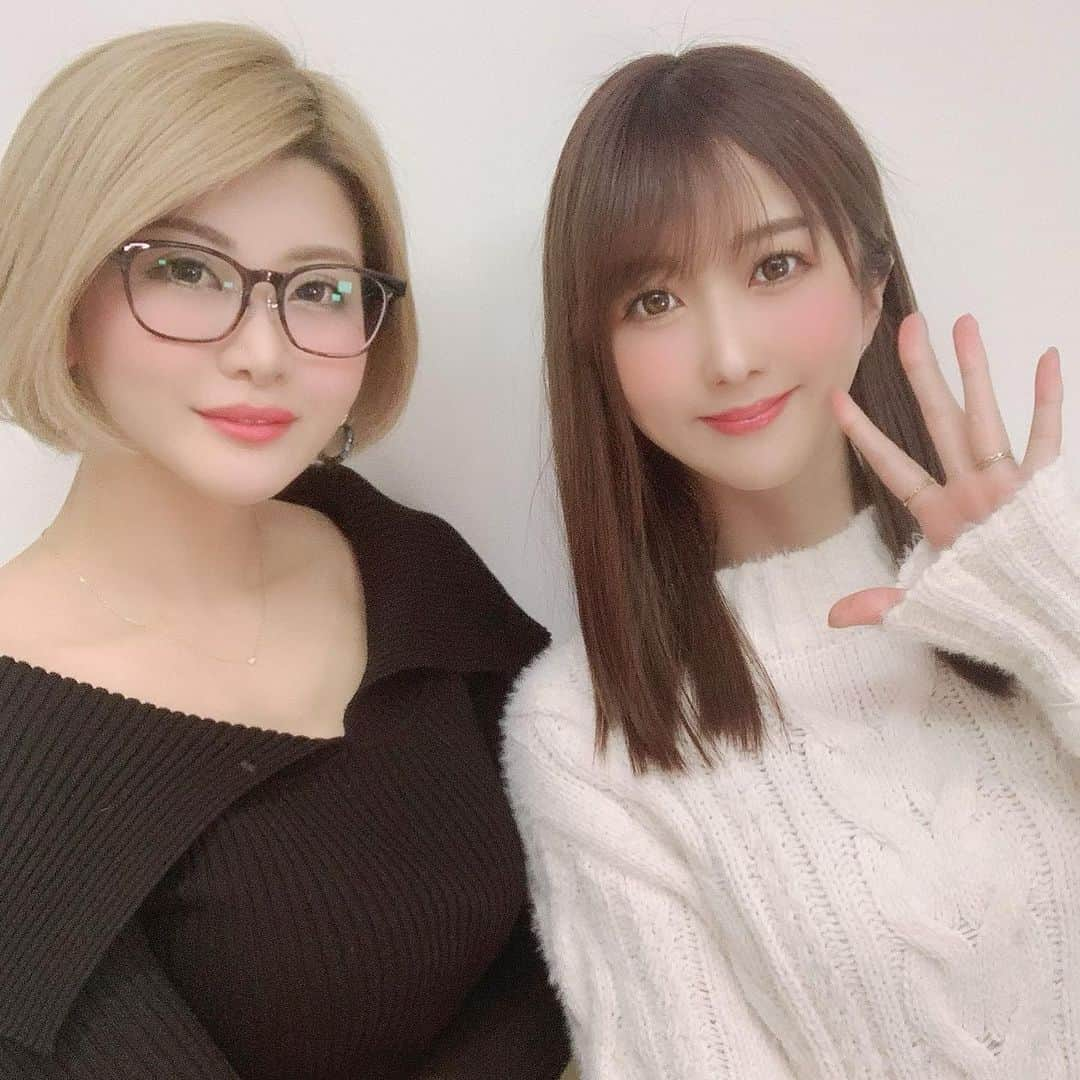 大槻ひびきさんのインスタグラム写真 - (大槻ひびきInstagram)「ニコ生のゲストは おっしーでした🥳 来てくれてありがとう🧡 #thankyou #ニコ生」2月5日 0時41分 - yanhibi0221