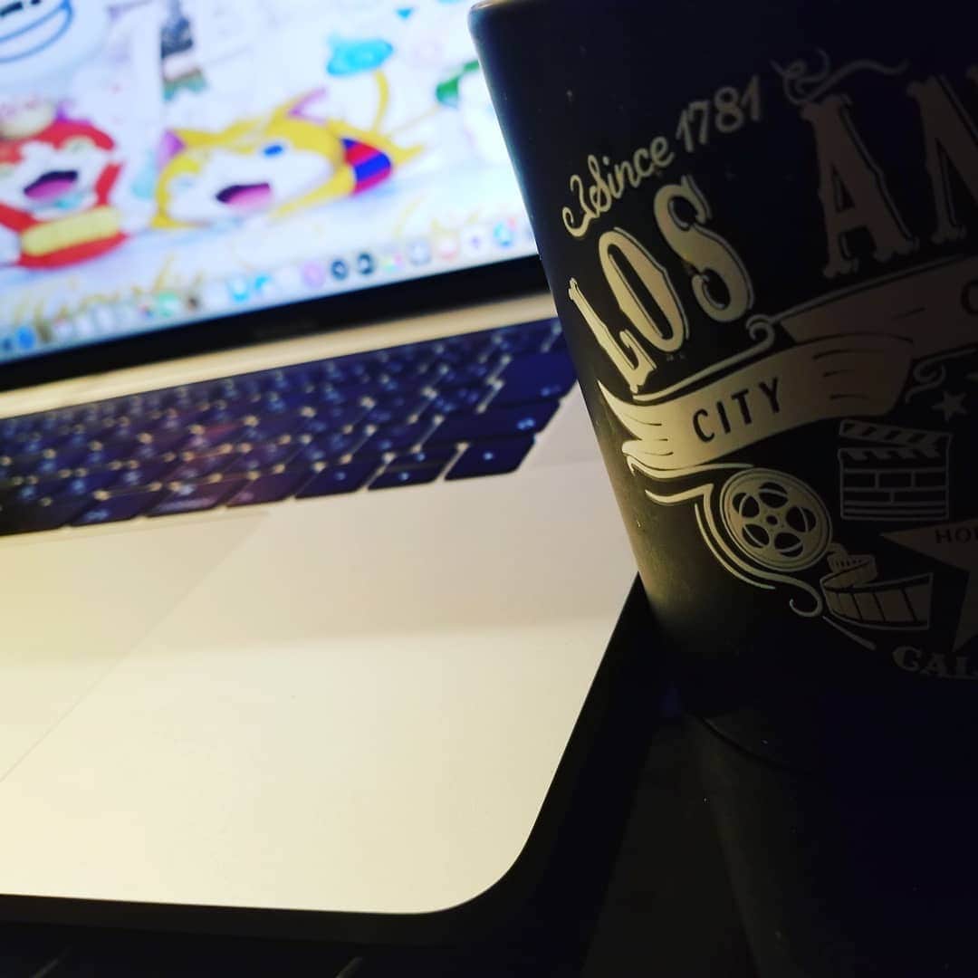 紘毅さんのインスタグラム写真 - (紘毅Instagram)「今日も編集終わり。コーヒー飲み過ぎてまだ眠くないけど布団に入りますかね☆」2月5日 0時52分 - hirokinginging