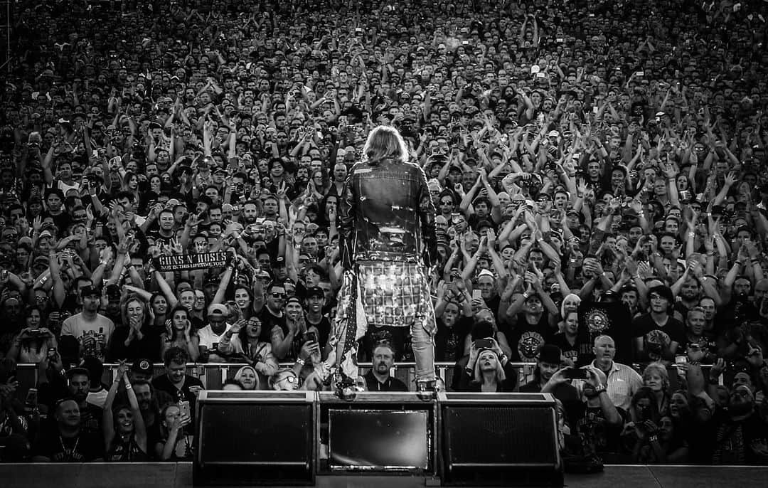 Guns N' Rosesさんのインスタグラム写真 - (Guns N' RosesInstagram)「When we were all together 🌹 #onthisday」2月5日 1時03分 - gunsnroses
