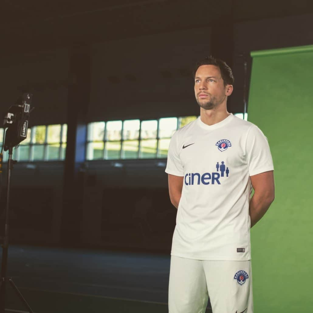 ダニー・ドリンクウォーターさんのインスタグラム写真 - (ダニー・ドリンクウォーターInstagram)「Behind The Scenes 📸 Thanks to all the team at @beinsportstr . Bring on the super lig can’t wait to get started @kasimpasask 🙌🏼 #bts   Sahne arkası 📸 Bütün @beinsportstr ekibine teşekkürler . Haydi super lig başlamak için sabırsızlanıyorum  @kasimpasask 🙌🏻」2月5日 1時04分 - dannydrinkwater