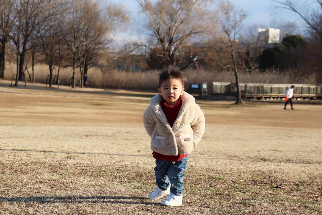 Momoeのインスタグラム：「呼んだ？ . .  #happy #家事 #育児 #family #家族 #boy #smile #男の子 #息子 #code #love #lucky #kids #子供 #thankyou #宝物 #ベビー #fashion #follow #パパ #ママ #家族写真 #男の子ママ #1歳 #うさぎ #ネザーランドドワーフ」
