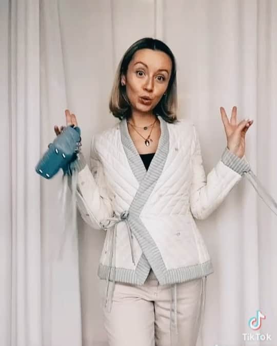 Nataly Osmannのインスタグラム：「Who is also in TikTok ? 😝」